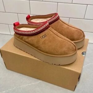 UGG Tazz Platform Slippers Chestnut Sandals